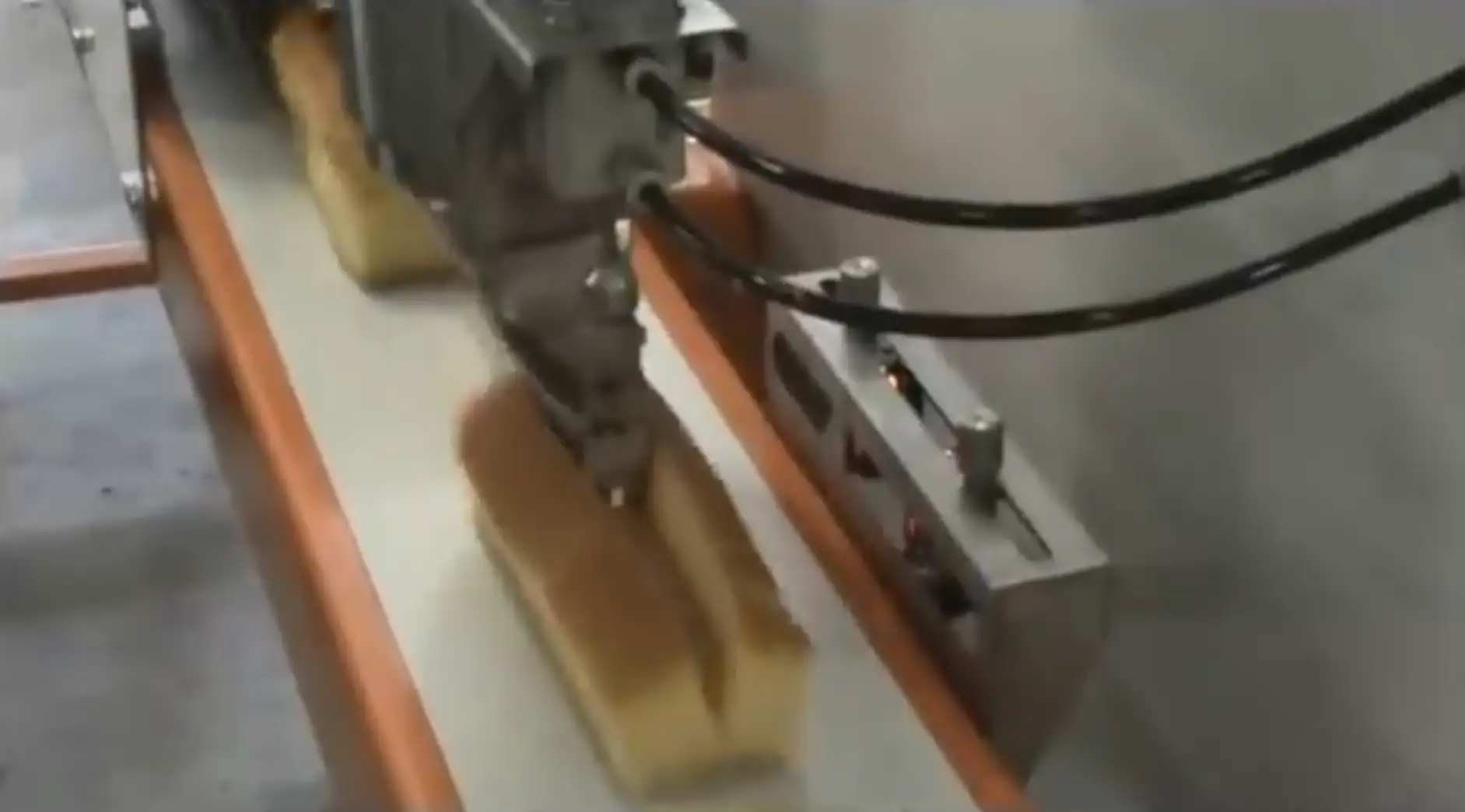Double Cream Filling and Packaging Machine video thumbnail