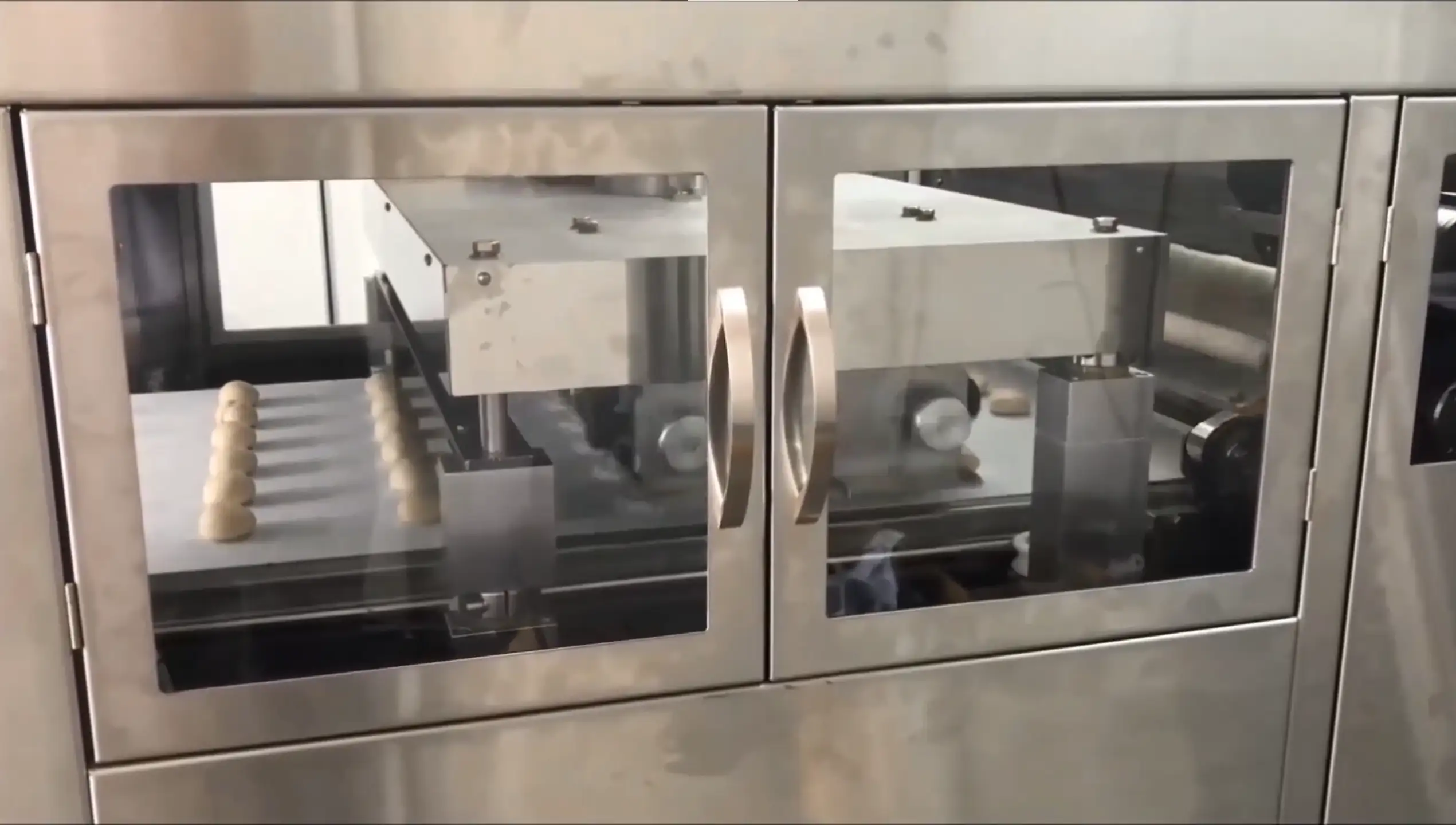 Dough Divider Rounder with Auto Panning System video thumbnail