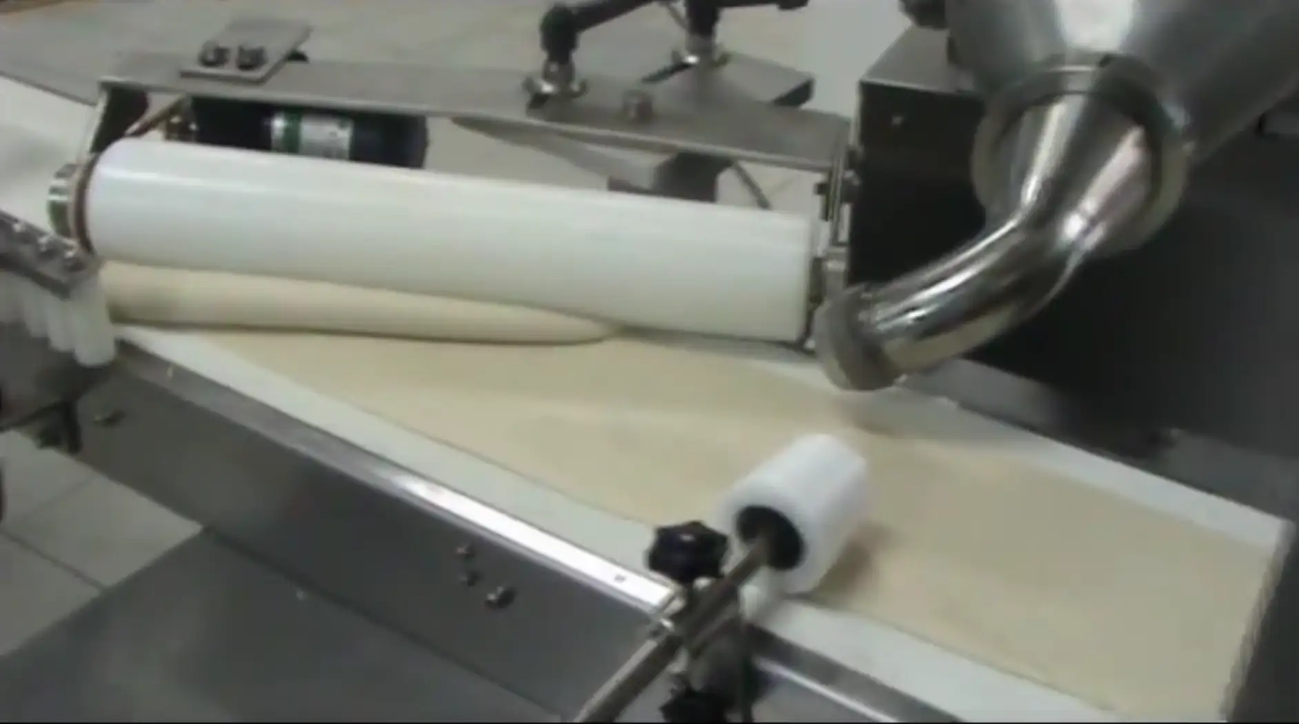 Automatic Encrusting & Moulding Machine video thumbnail